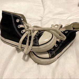 Toddler Converse Chuck Taylor Black Low Tops - Size 7